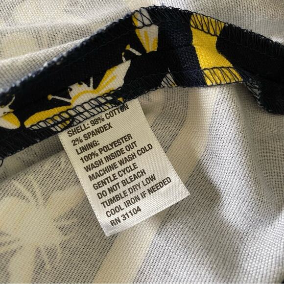 NWT Crown & Ivy Medallion Bee Print Fit and Flare Dress Sleeveless Size 4P - Picture 7 of 11